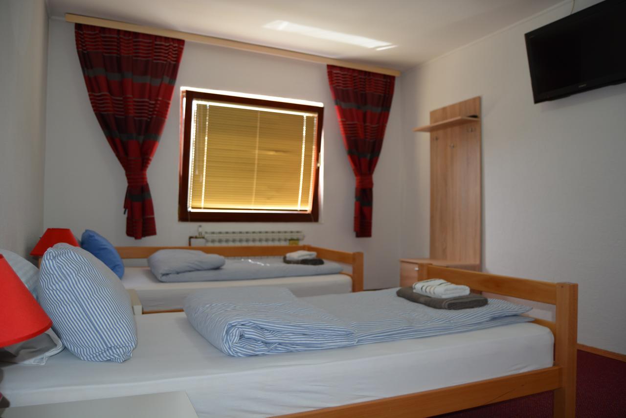 Hostel Denal Sarajevo Extérieur photo